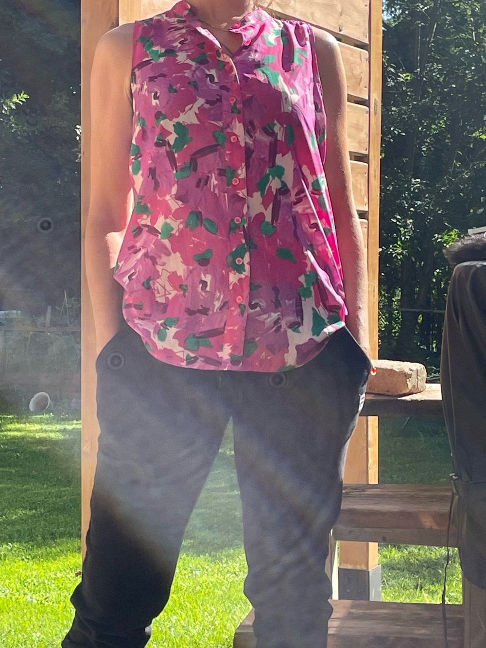 J.Crew Size 2 Sleeveless Floral Button-Down Top